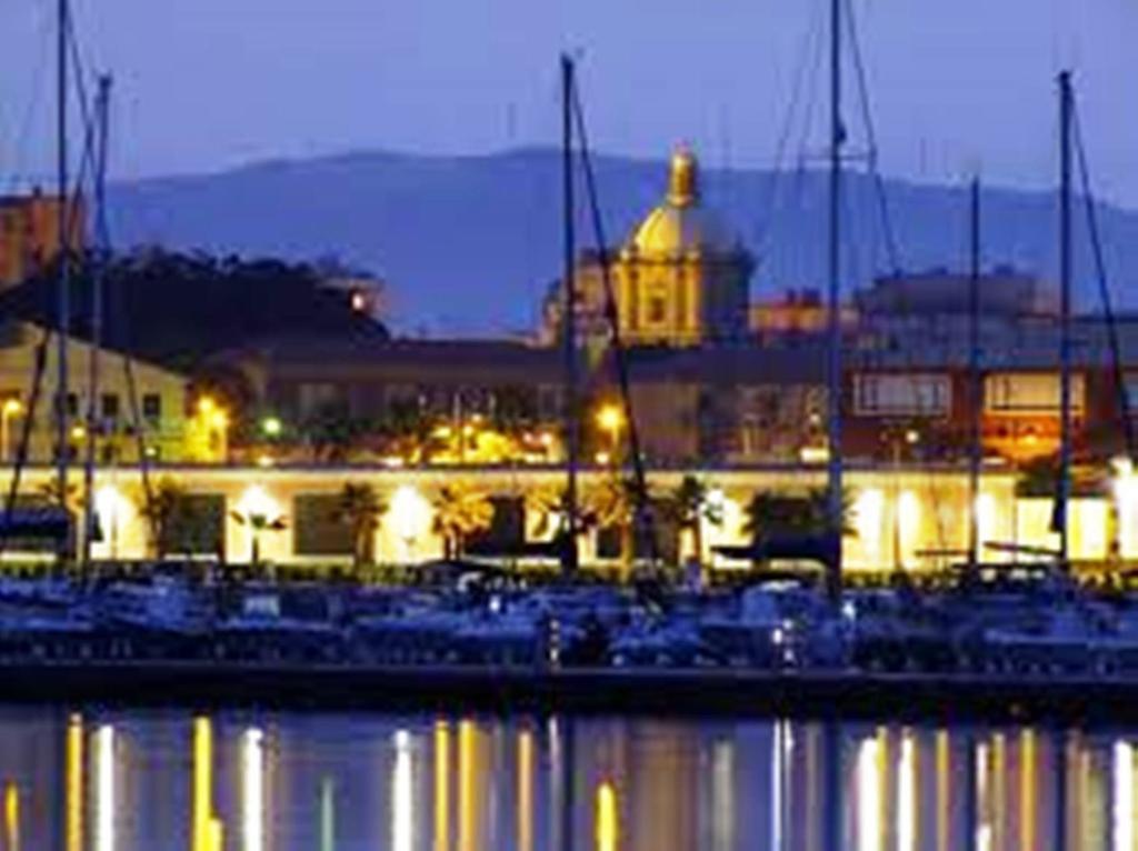 הוילה ליקאטה Castel Sant'Angelo Sea View מראה חיצוני תמונה