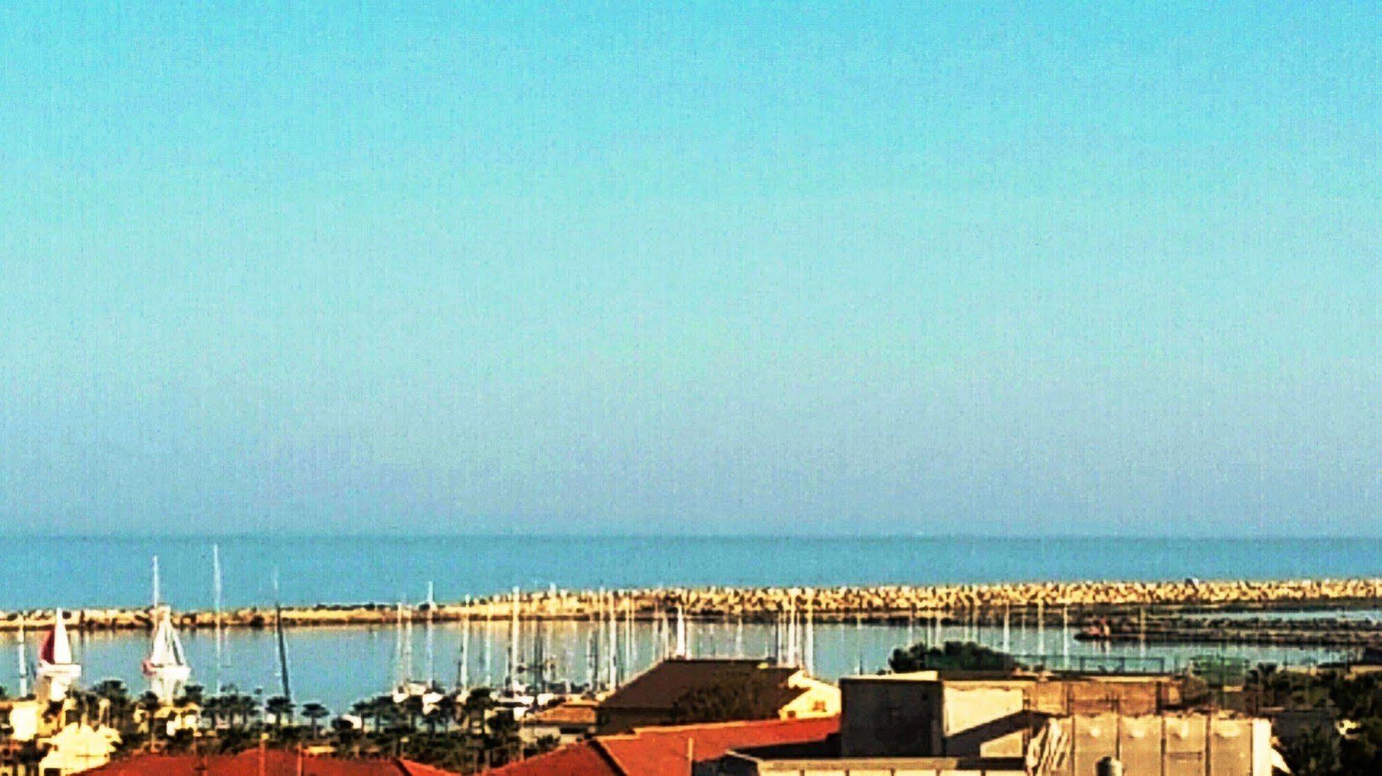 הוילה ליקאטה Castel Sant'Angelo Sea View מראה חיצוני תמונה